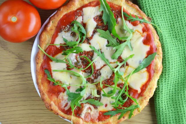 Przepis na zdrową pizzę, która zaskoczy smakiem i wartościami odżywczymi Przepis na zdrową pizzę, która zaskoczy smakiem i wartościami odżywczymi