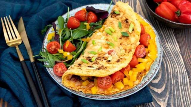 Szybki przepis na zdrowy omlet, który zmieni Twoje śniadania na lepsze Szybki przepis na zdrowy omlet, który zmieni Twoje śniadania na lepsze